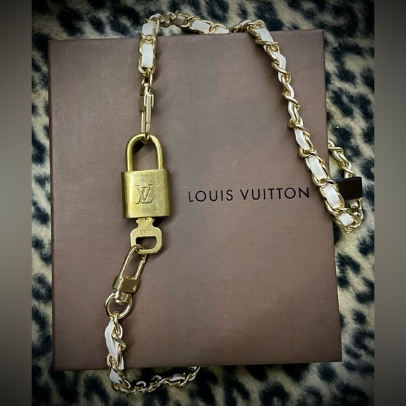 #330 LV Lock&Key - Picture 3 of 7